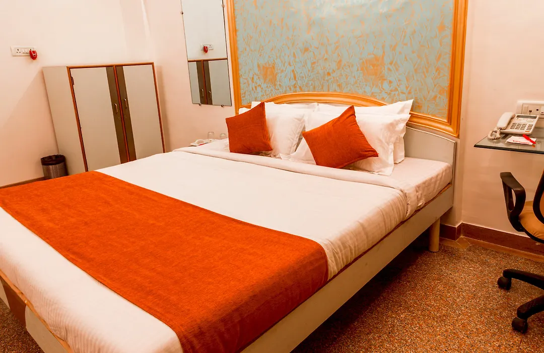 Oyo Apartments Powai Lake View-1